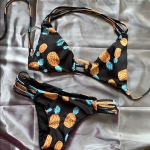 Pineapple bikini! 🍍